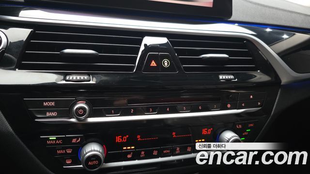 BMW 5 Series (G30) 520i Luxury 2019 — фото 32