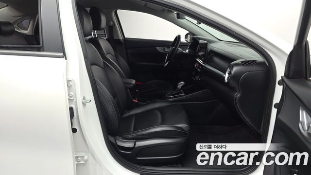 Kia K3 (II) 1.6 Prestige 2022 — фото 11