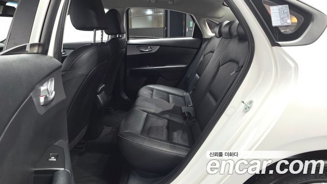 Kia K3 (II) 1.6 Prestige 2022 — фото 26