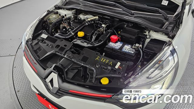 Renault Korea Clio Intens Panoramic 2019 — фото 6
