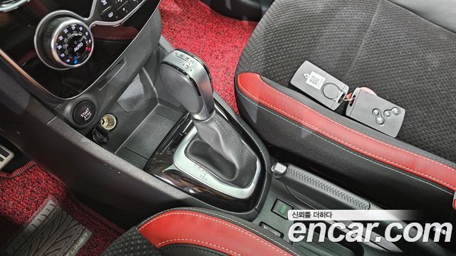 Renault Korea Clio Intens Panoramic 2019 — фото 9