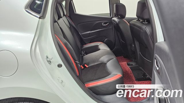 Renault Korea Clio Intens Panoramic 2019 — фото 11