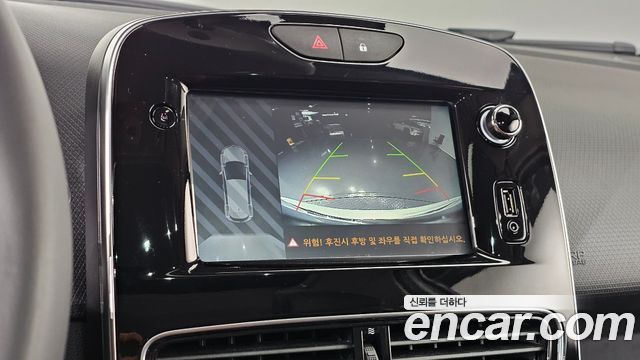 Renault Korea Clio Intens Panoramic 2019 — фото 13