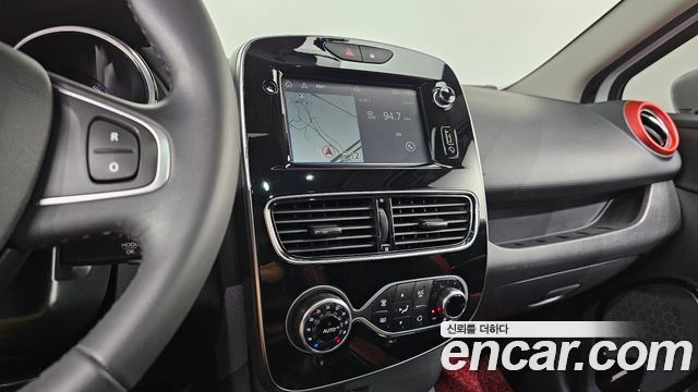 Renault Korea Clio Intens Panoramic 2019 — фото 14