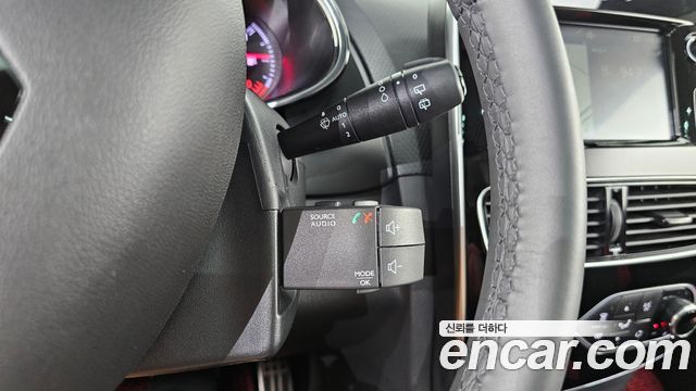 Renault Korea Clio Intens Panoramic 2019 — фото 15