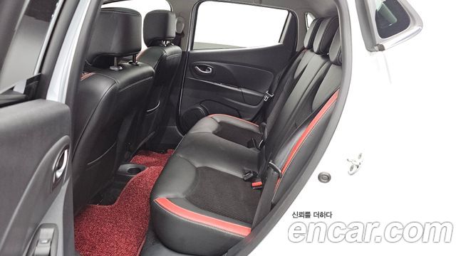 Renault Korea Clio Intens Panoramic 2019 — фото 18