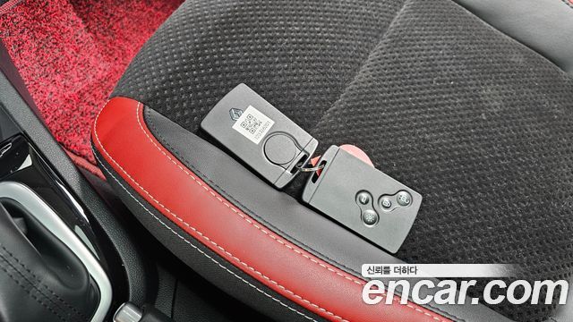 Renault Korea Clio Intens Panoramic 2019 — фото 29