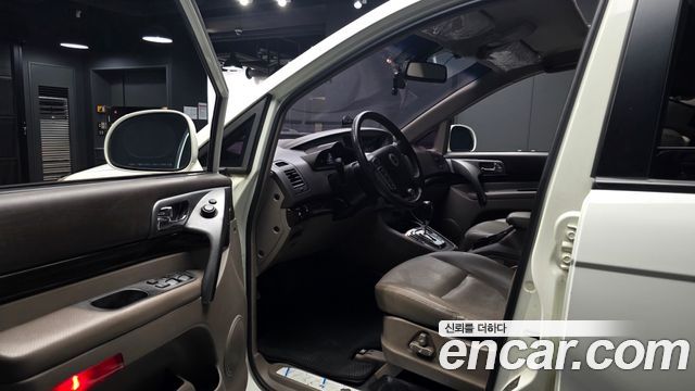 KG Mobility (SsangYong) Korando Turismo 4WD GT 9-seater 2014 — фото 10
