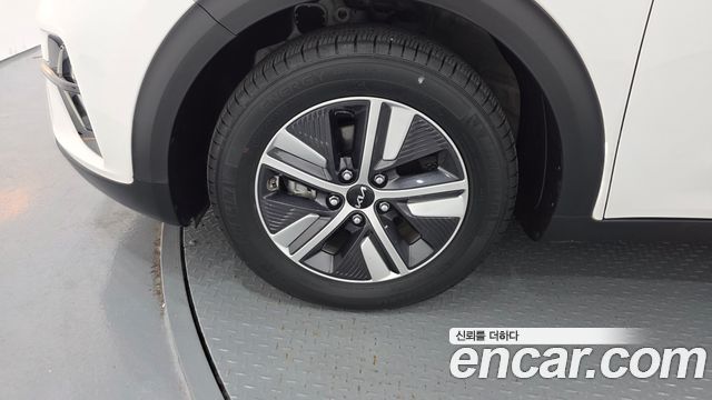 Kia Niro 1.6 HEV Prestige 2022 — фото 5