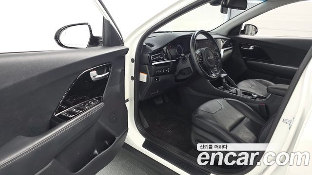 Kia Niro 1.6 HEV Prestige 2022 — фото 10