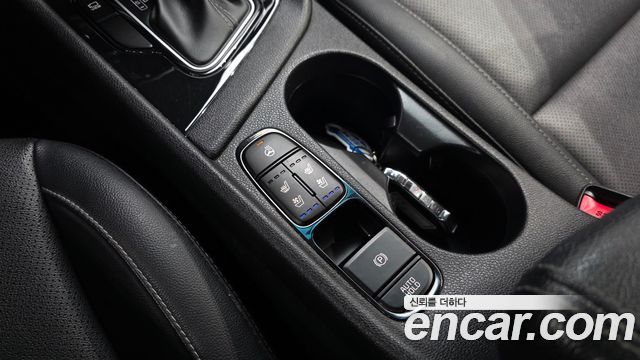 Kia Niro 1.6 HEV Prestige 2022 — фото 19