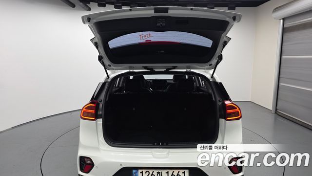 Kia Niro 1.6 HEV Prestige 2022 — фото 20