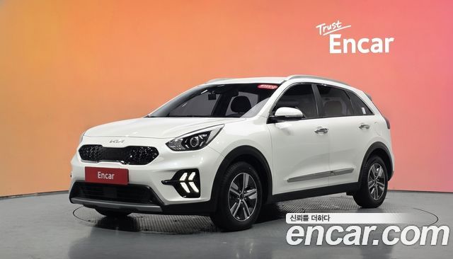 Kia Niro 1.6 HEV Prestige 2022 — фото 1