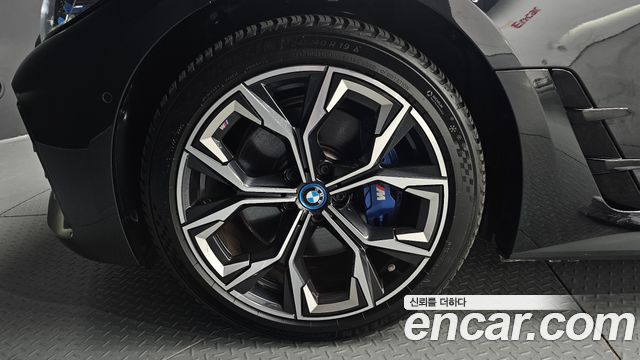 BMW i4 eDrive40 M Sports Pro 2024 — фото 5