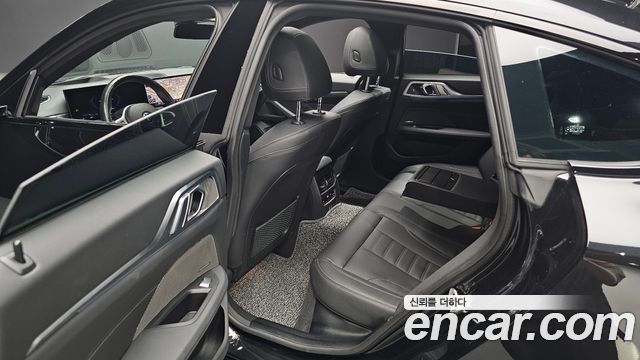 BMW i4 eDrive40 M Sports Pro 2024 — фото 12