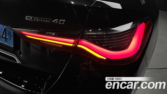 BMW i4 eDrive40 M Sports Pro 2024 — фото 23