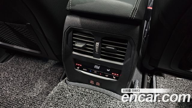 BMW i4 eDrive40 M Sports Pro 2024 — фото 28