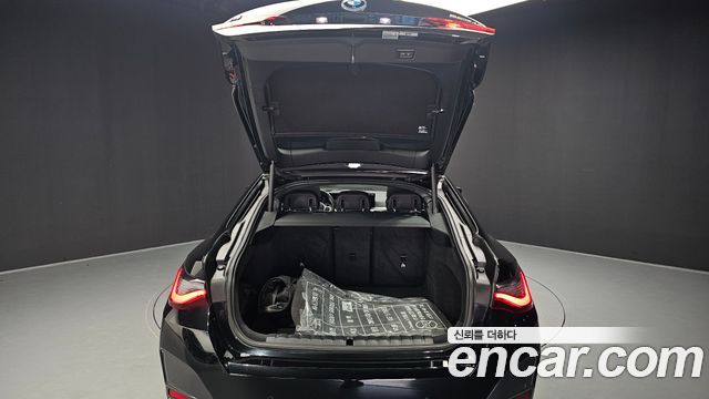 BMW i4 eDrive40 M Sports Pro 2024 — фото 30