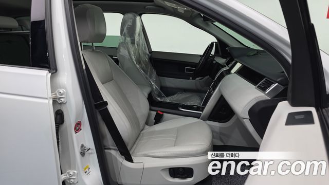 Land Rover Discovery Sport 2.0 TD4 SE 2018 — фото 11