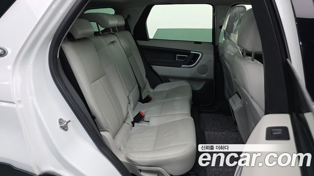 Land Rover Discovery Sport 2.0 TD4 SE 2018 — фото 12