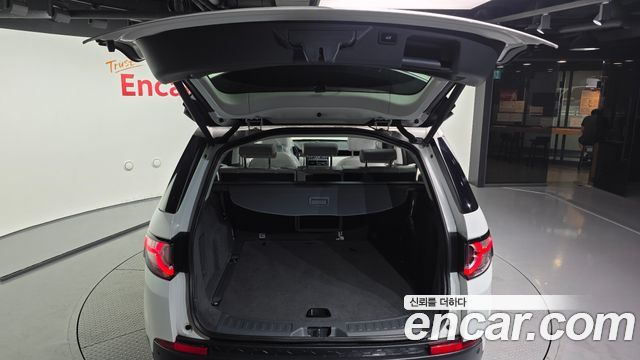 Land Rover Discovery Sport 2.0 TD4 SE 2018 — фото 20
