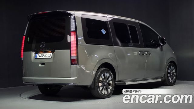 Hyundai Staria L3.5 Lounge 9-Seater Inspiration 2023 — фото 2