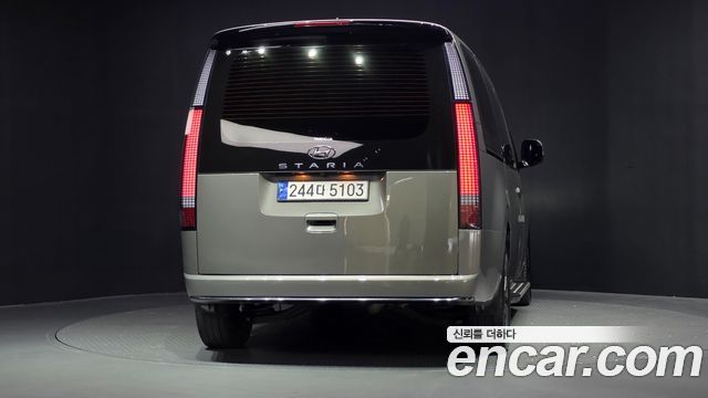 Hyundai Staria L3.5 Lounge 9-Seater Inspiration 2023 — фото 4