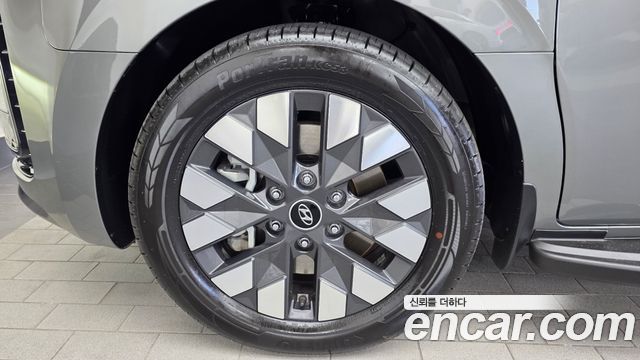 Hyundai Staria L3.5 Lounge 9-Seater Inspiration 2023 — фото 5