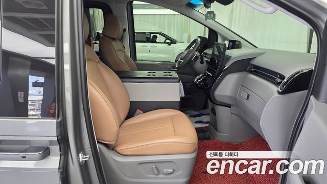 Hyundai Staria L3.5 Lounge 9-Seater Inspiration 2023 — фото 11