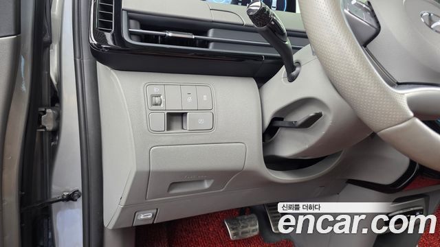 Hyundai Staria L3.5 Lounge 9-Seater Inspiration 2023 — фото 16