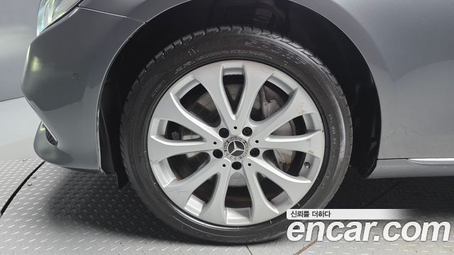 Mercedes-Benz E-Class (W213) E300 4MATIC Exclusive 2018 — фото 5