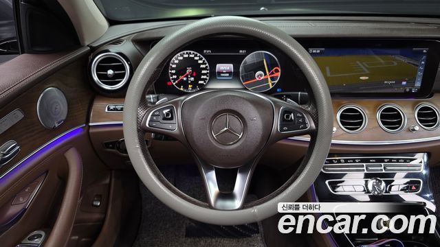 Mercedes-Benz E-Class (W213) E300 4MATIC Exclusive 2018 — фото 13