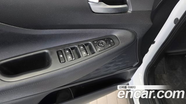 Hyundai Santa Fe Gasoline 2.5T 2WD Prestige 2021 — фото 28