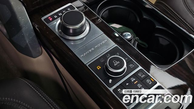 Land Rover Range Rover (IV) 4.4 SDV8 Vogue SE DIESEL 2016 — фото 9