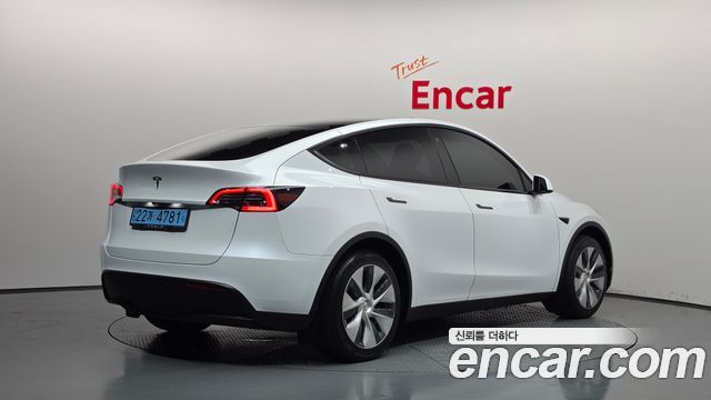 Tesla Model Y RWD 2023 — фото 2