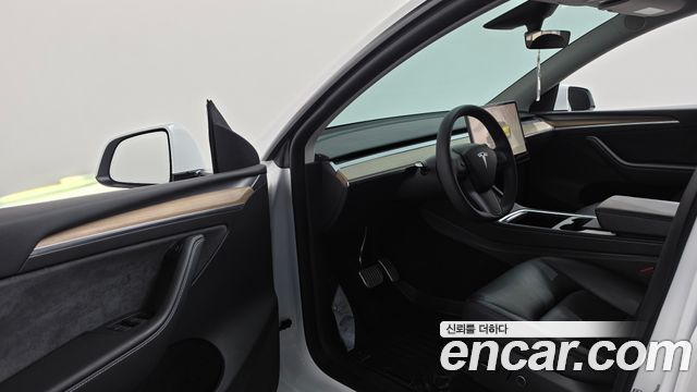 Tesla Model Y RWD 2023 — фото 10