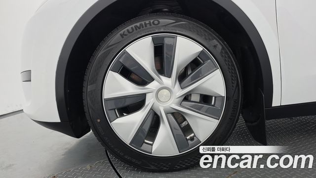 Tesla Model Y RWD 2023 — фото 21