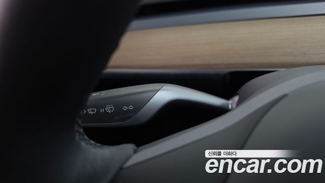 Tesla Model Y RWD 2023 — фото 27