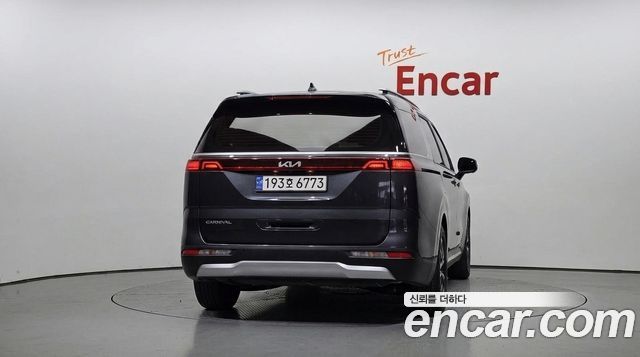 Kia Carnival (IV) Gasoline 9-Seater Prestige 2023 — фото 4