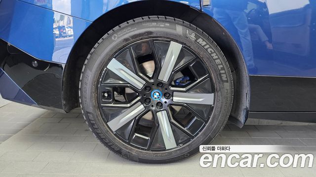 BMW iX xDrive50 Sports Plus 2023 — фото 5