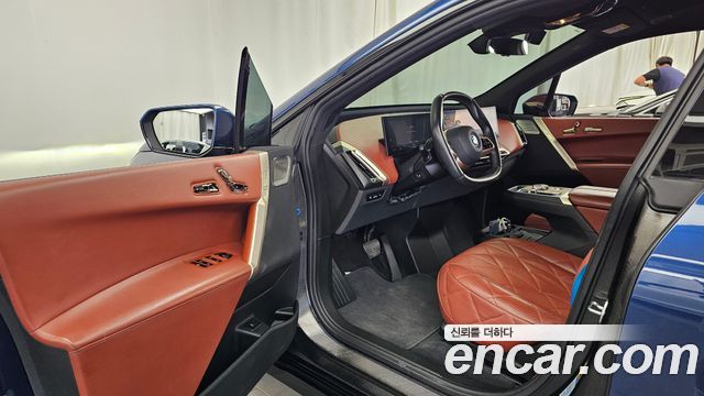 BMW iX xDrive50 Sports Plus 2023 — фото 10