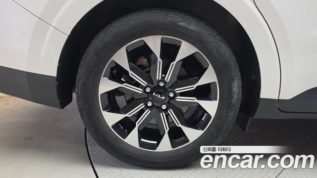 Kia Carnival (IV) Gasoline 9-Seater Noblesse 2023 — фото 5