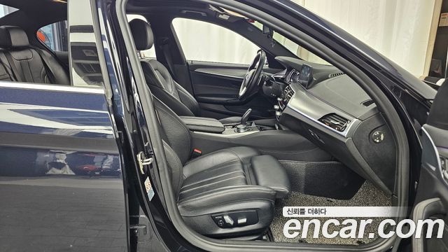 BMW 5 Series (G30) 520d M Sport Special Edition 2018 — фото 11