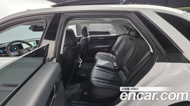 Hyundai Grandeur (GN7) 3.5 LPG 2WD Exclusive 2023 — фото 16