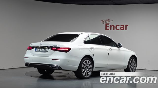 Mercedes-Benz E-Class (W213) E350 4MATIC Exclusive 2023 — фото 2