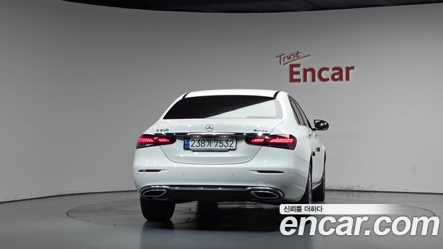 Mercedes-Benz E-Class (W213) E350 4MATIC Exclusive 2023 — фото 4