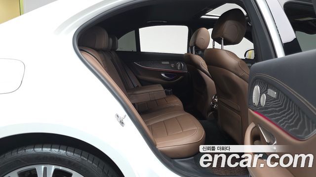 Mercedes-Benz E-Class (W213) E350 4MATIC Exclusive 2023 — фото 11