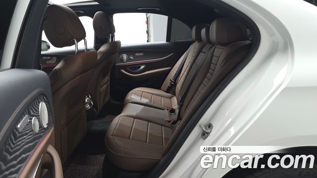 Mercedes-Benz E-Class (W213) E350 4MATIC Exclusive 2023 — фото 12