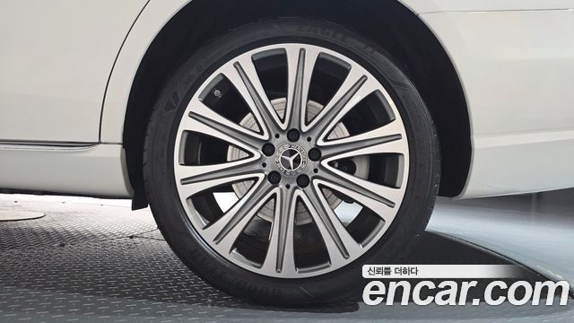 Mercedes-Benz E-Class (W213) E350 4MATIC Exclusive 2023 — фото 21
