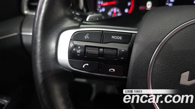 Kia K5 (III) 2.0 Prestige 2022 — фото 35